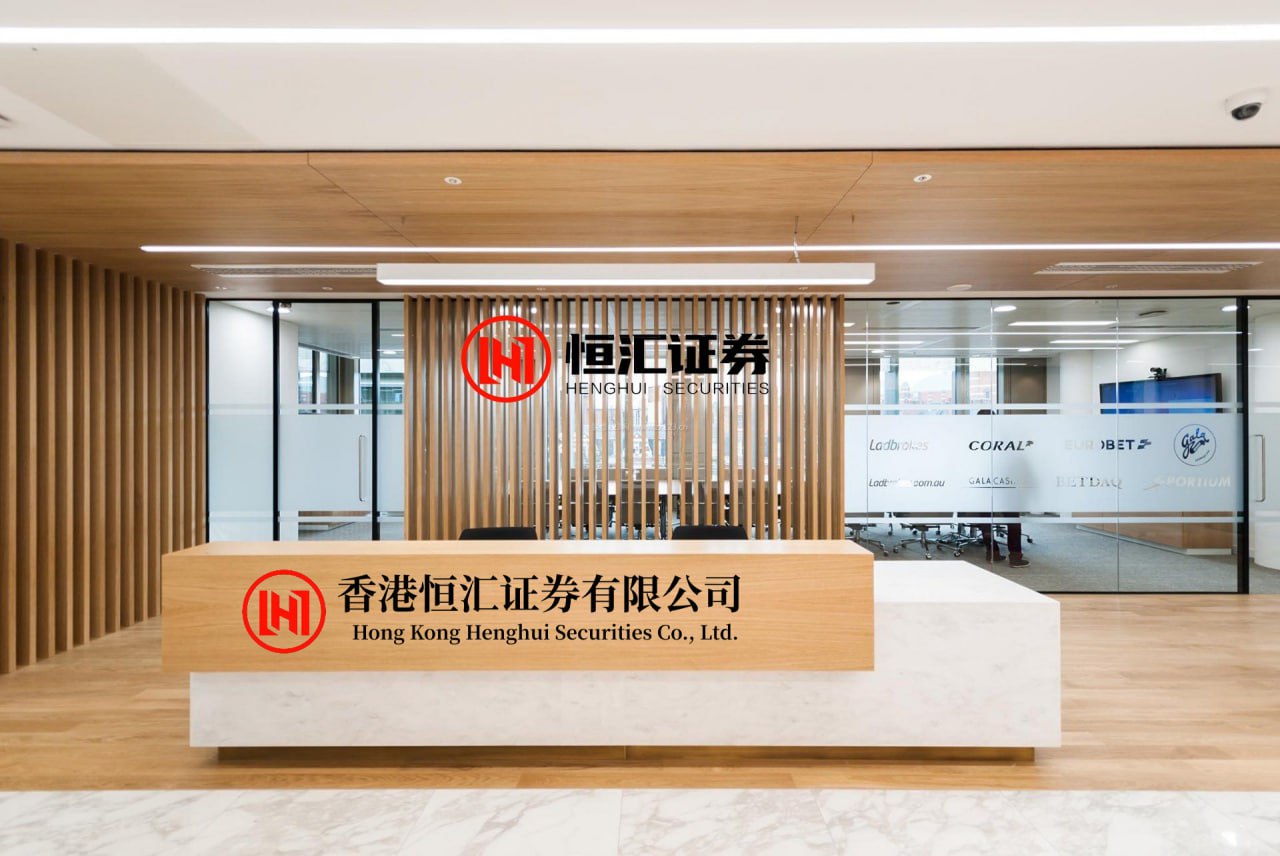 通昭配资 奇石缘来很快乐：K线穿越均线进场模式一、选股条件:1、在问财选股栏中输入: K线同时上穿7日均线和20日均线的股票，非ST股2、从上面选出的股票中，找“20日均线和35日均线绝对多头排列且有力向...